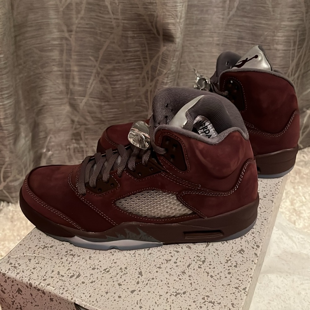 Air jordan 5 burgundy size 7 BNIB - Picture 4 of 6